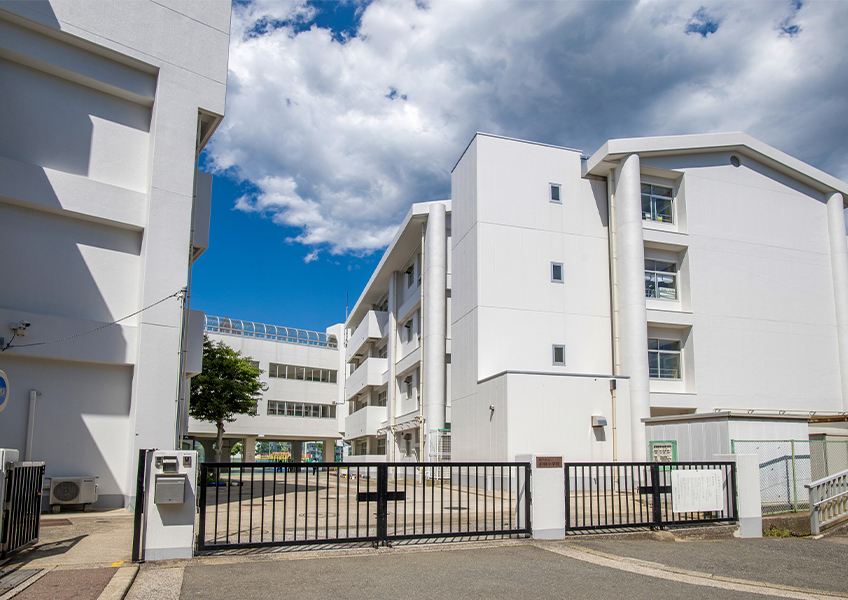 市立小田小学校(約190m)